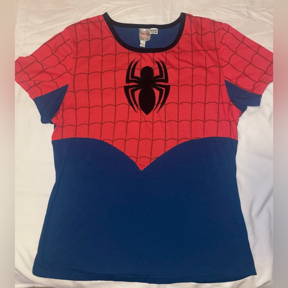SPIDER- MAN MARVEL COMICS RED/ BLUE CUSTOME WOMEN’S T-SHIRT  XXL BUT SEEM XL